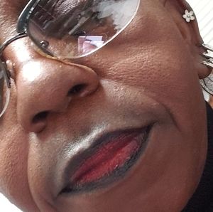 Meet your Posher, Debra